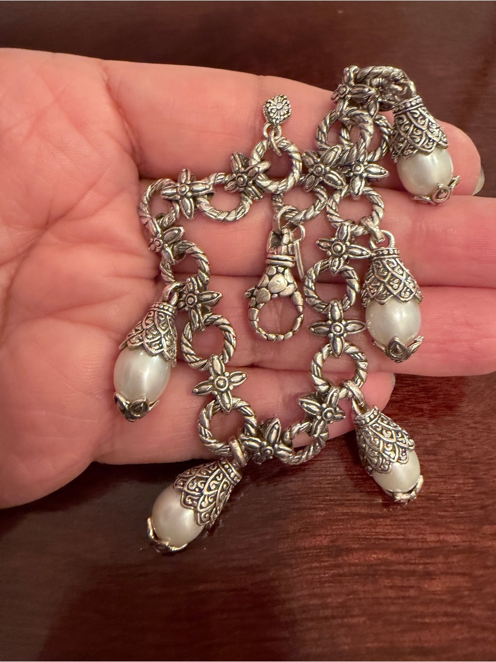 sarda sterling silver  dangling pearls bracelet